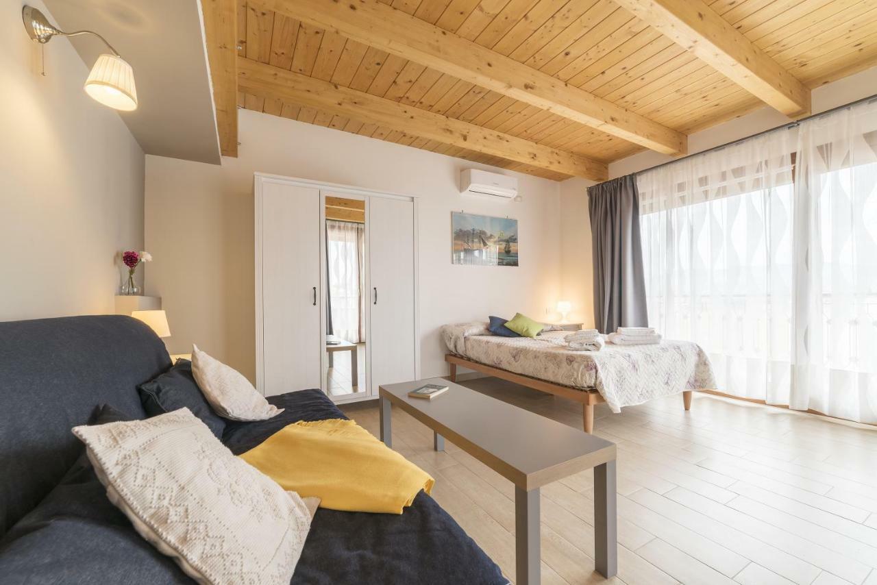 Peperino Attic Flat Διαμέρισμα Τσιαμπίνο Εξωτερικό φωτογραφία