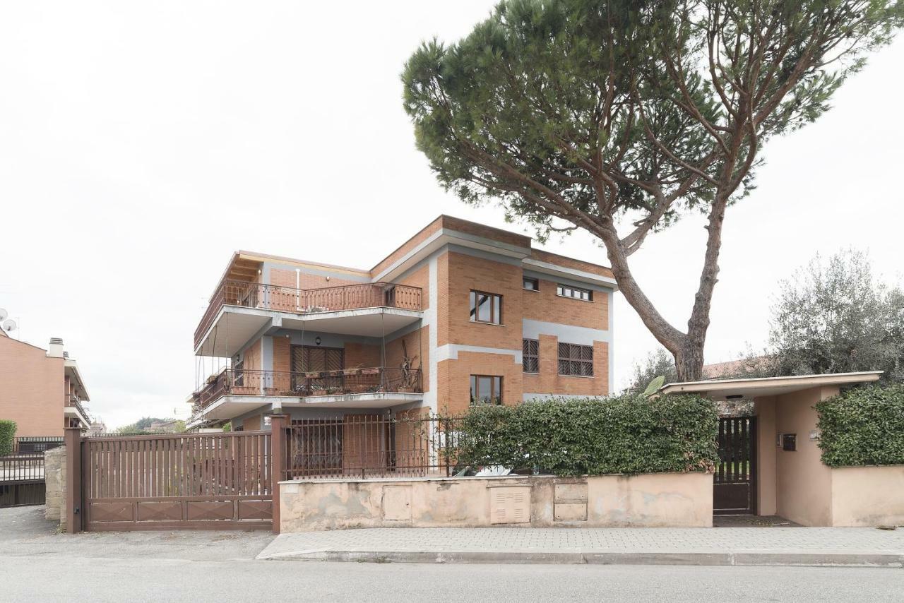 Peperino Attic Flat Διαμέρισμα Τσιαμπίνο Εξωτερικό φωτογραφία
